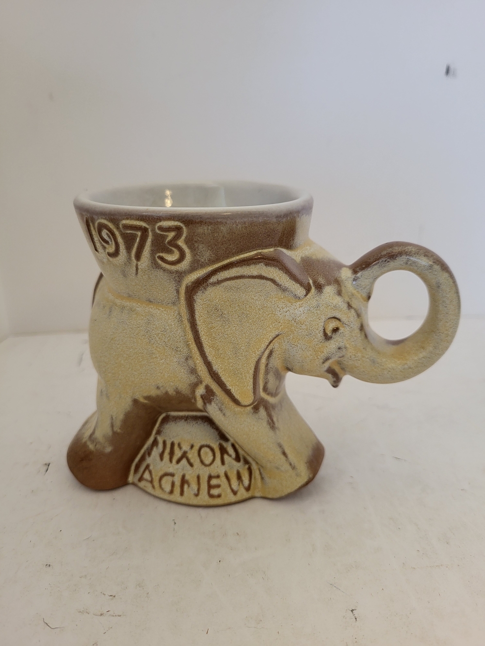 1973 Frankoma Pottery GOP NIXON/AGNEW Elephant Mug - Desert Gold